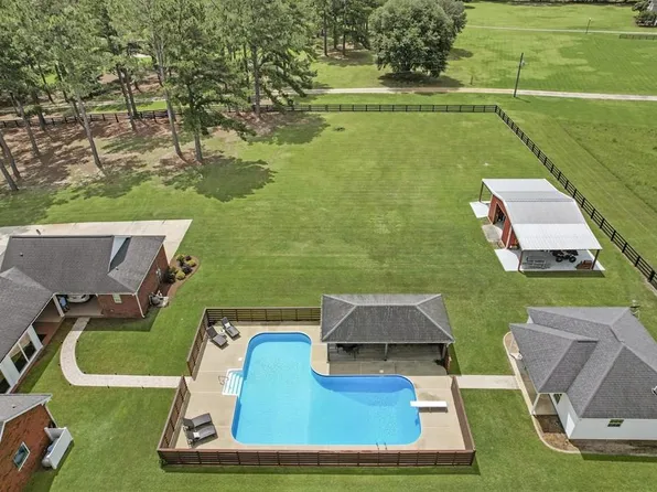 1553 Omussee Rd, Dothan, AL 36303