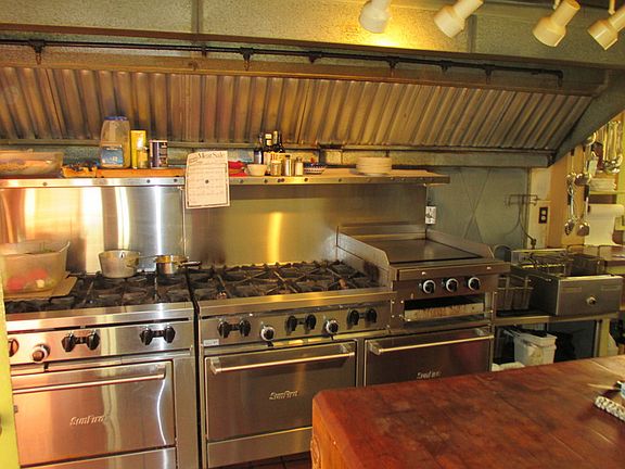 Commercial Kitchen : Recent Vulcan Ranges, natural gas