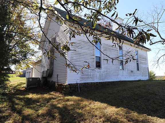 5th image of 2211 Parina Rd