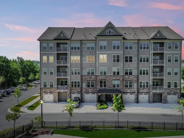 3282 Pine Needle Cir #301, Frederick, MD 21704