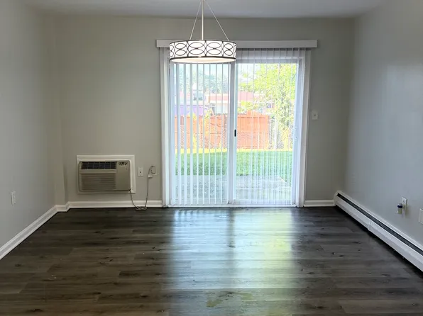 2318 Glendale Ter #A1, Alexandria, VA 22303