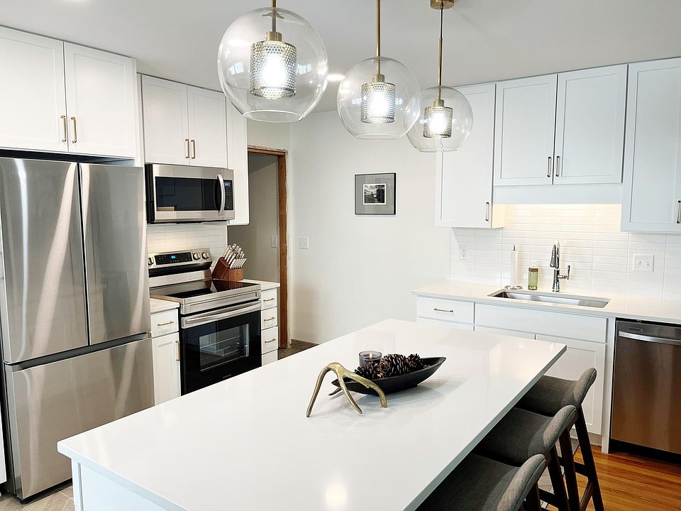 1st image of 21 Sheridan Ave S