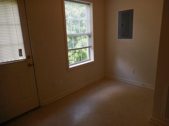 4th image of 813 Oak Arbor Ct #2