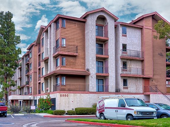 2nd image of 5980 Dandridge Ln Unit 229