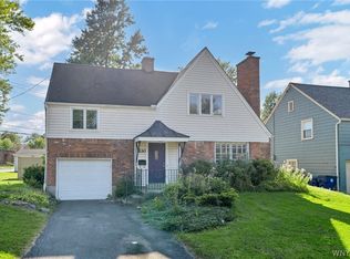 330 N Forest Rd, Williamsville, NY 14221