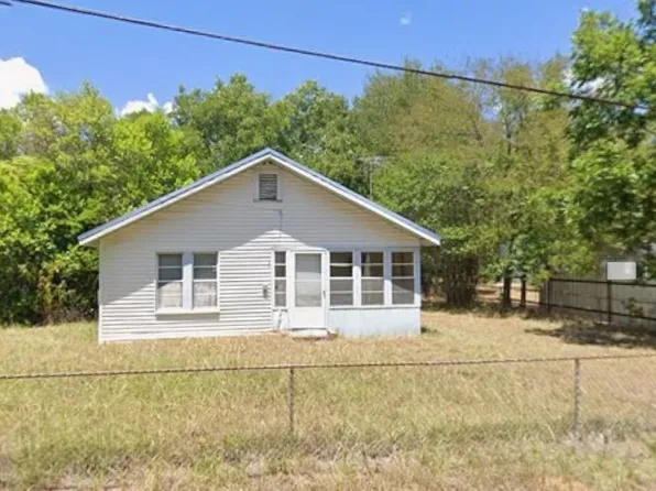 2403 Holmes Rd, Marshall, TX 75672