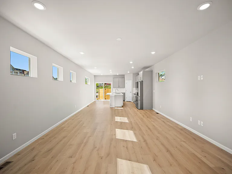 208 N Olympian Dr — Photo 8