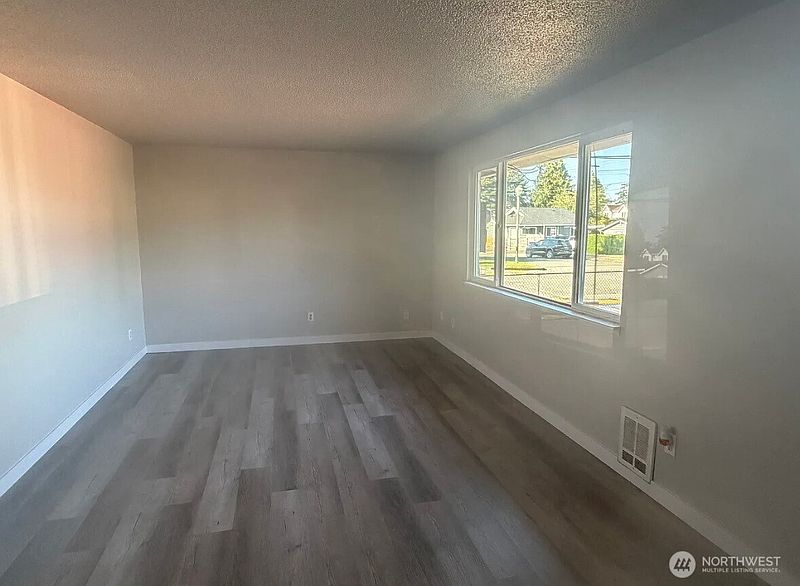 3rd image of 404 S Division Lane