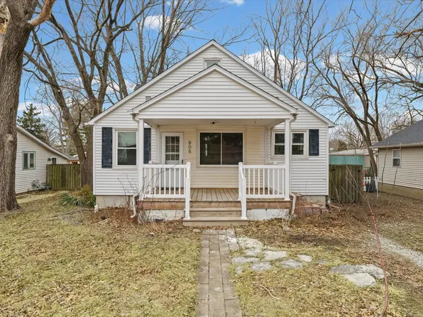 808 W William St, Monticello, IL 61856