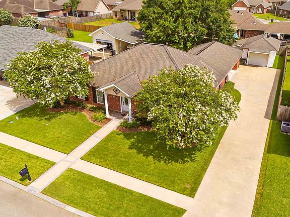2nd image of 194 Tigerlily Dr