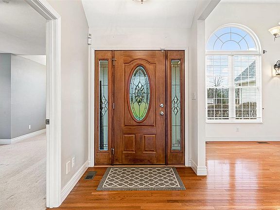 5th image of 301 Woodsorrel Dr