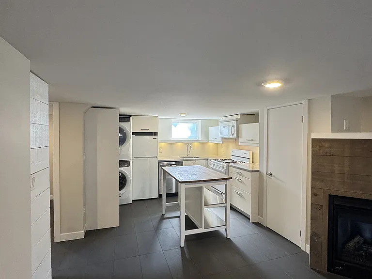 40 Bond St — Photo 7
