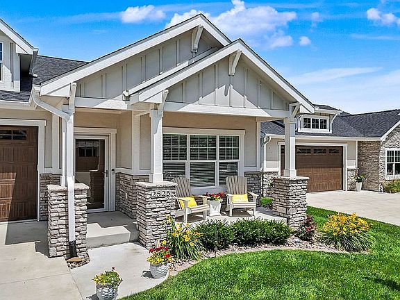 2nd image of 2525 SW Vineyard Ln