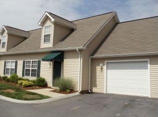 208 Stratford Ct, Johnson City, TN 37615
