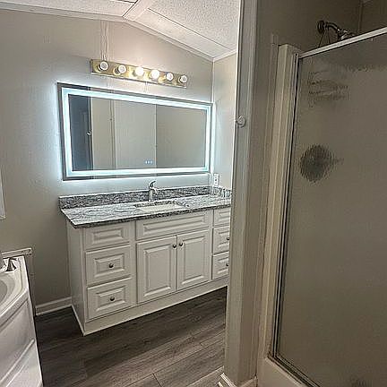 5th image of 302 E 2nd St