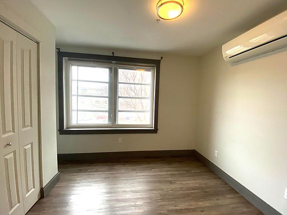 3rd image of 510 Saint Paul Pl