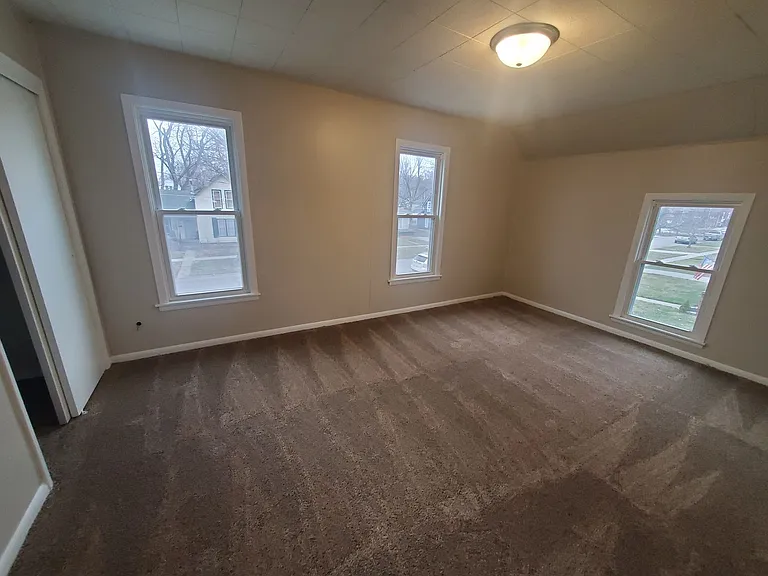 240 E Dunham Ave — Photo 25