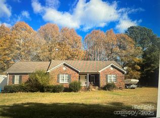14818 Hooks Rd, Matthews, NC 28105
