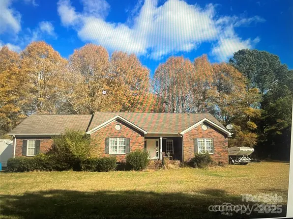 14818 Hooks Rd, Matthews, NC 28105
