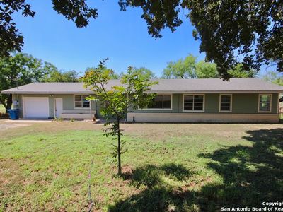 1609 F St, Floresville, TX, 78114