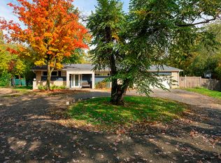 2580 Deerfield Rd, Riverwoods, IL 60015