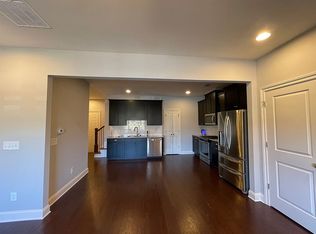 900 Westmoreland Cir NW, Atlanta, GA 30318