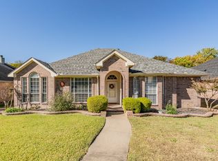 1215 Rivercrest Dr, Mesquite, TX 75181