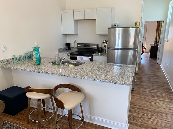 5th image of 3226 Orleans Ave