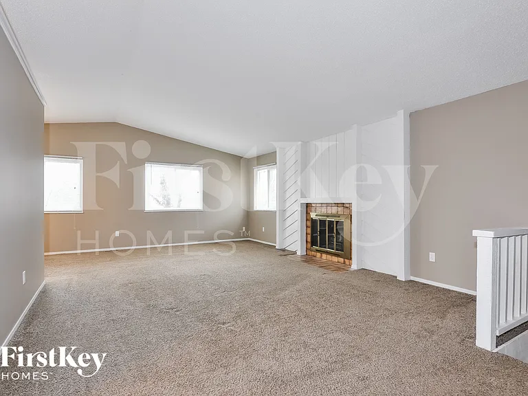 1 Berry Ct — Photo 2