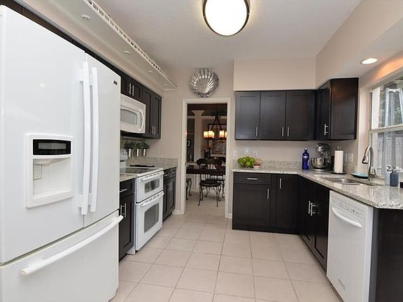 5th image of 856 Garden Glen Loop