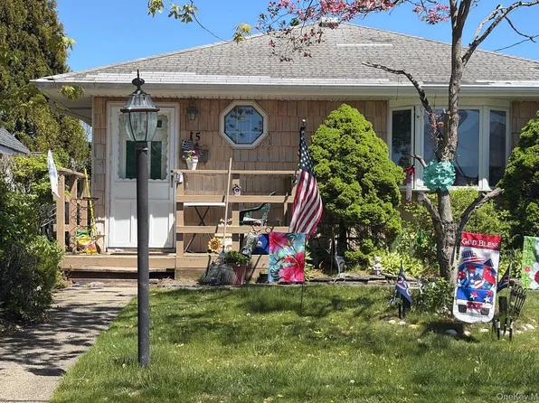 15 E Jackson Avenue, Babylon, NY 11702