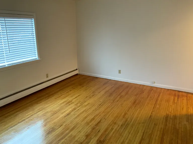 1006 Broadway St — Photo 88
