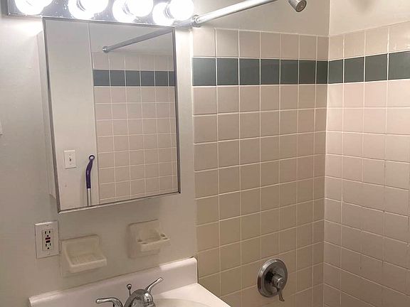 3rd image of 1155 3rd Ave APT 3