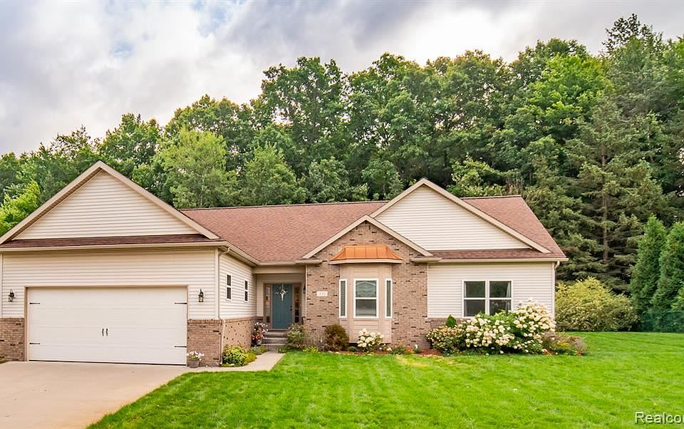 1st image of 532 Forest Hill Dr