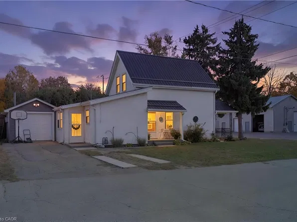 42 4th St, Tillsonburg, ON N4G 1H2