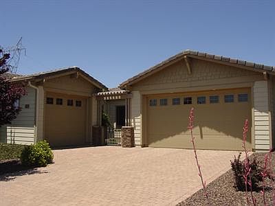 3 Car Garage