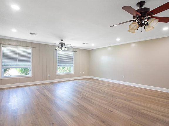 5th image of 249 Vichy Ct