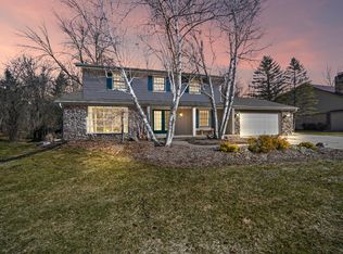 W164N8102 Tamarack Trl, Menomonee Falls, WI 53051
