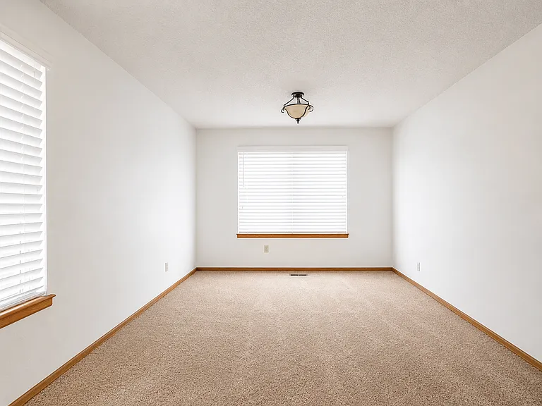 9806 Foxhill Cir — Photo 5