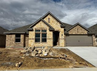 1068 Fleetwood Dr, Justin, TX 76247
