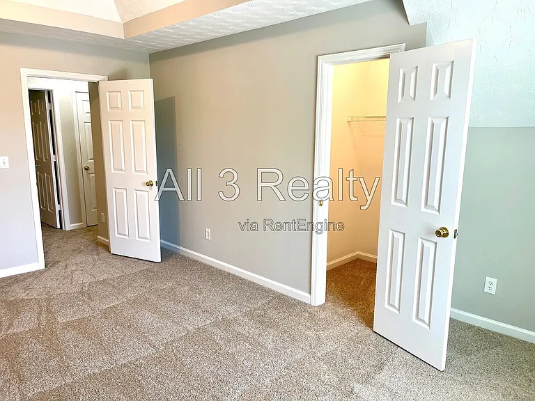 60 Spring Lake Ter — Photo 16