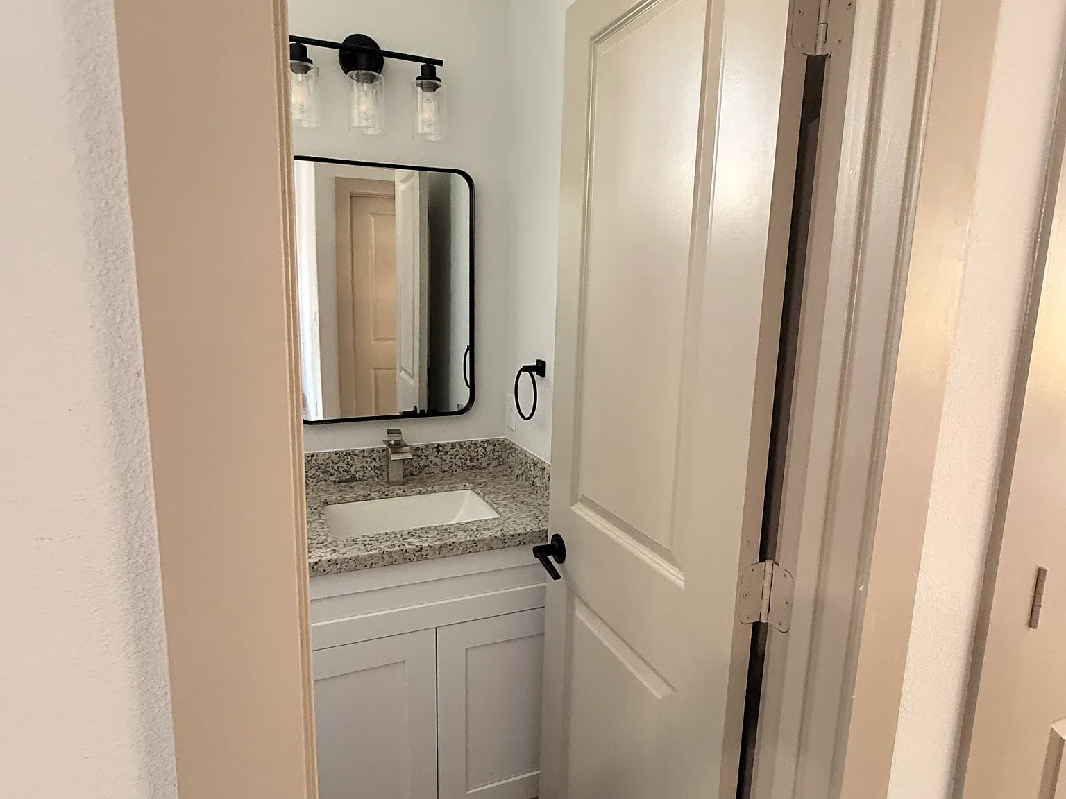 517 Wafer St — Photo 3