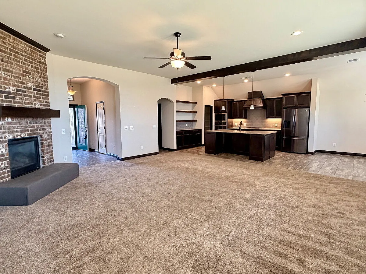 4 bed, 2.0 bath, 2150 sqft, $2,295 — Photo 3