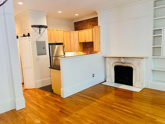 5th image of 118 Chandler St APT 3