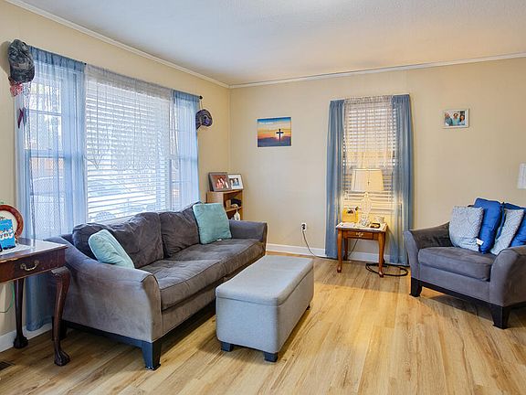 3rd image of 1727 Pinecrest Rd