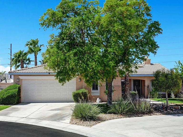 81258 Avenida Esmeralda — Photo 2