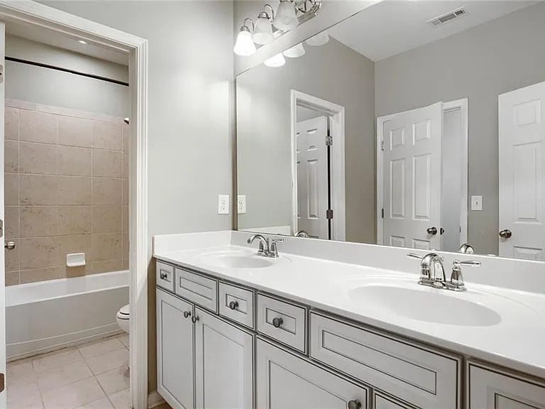 3585 Ashcroft Dr SE — Photo 23