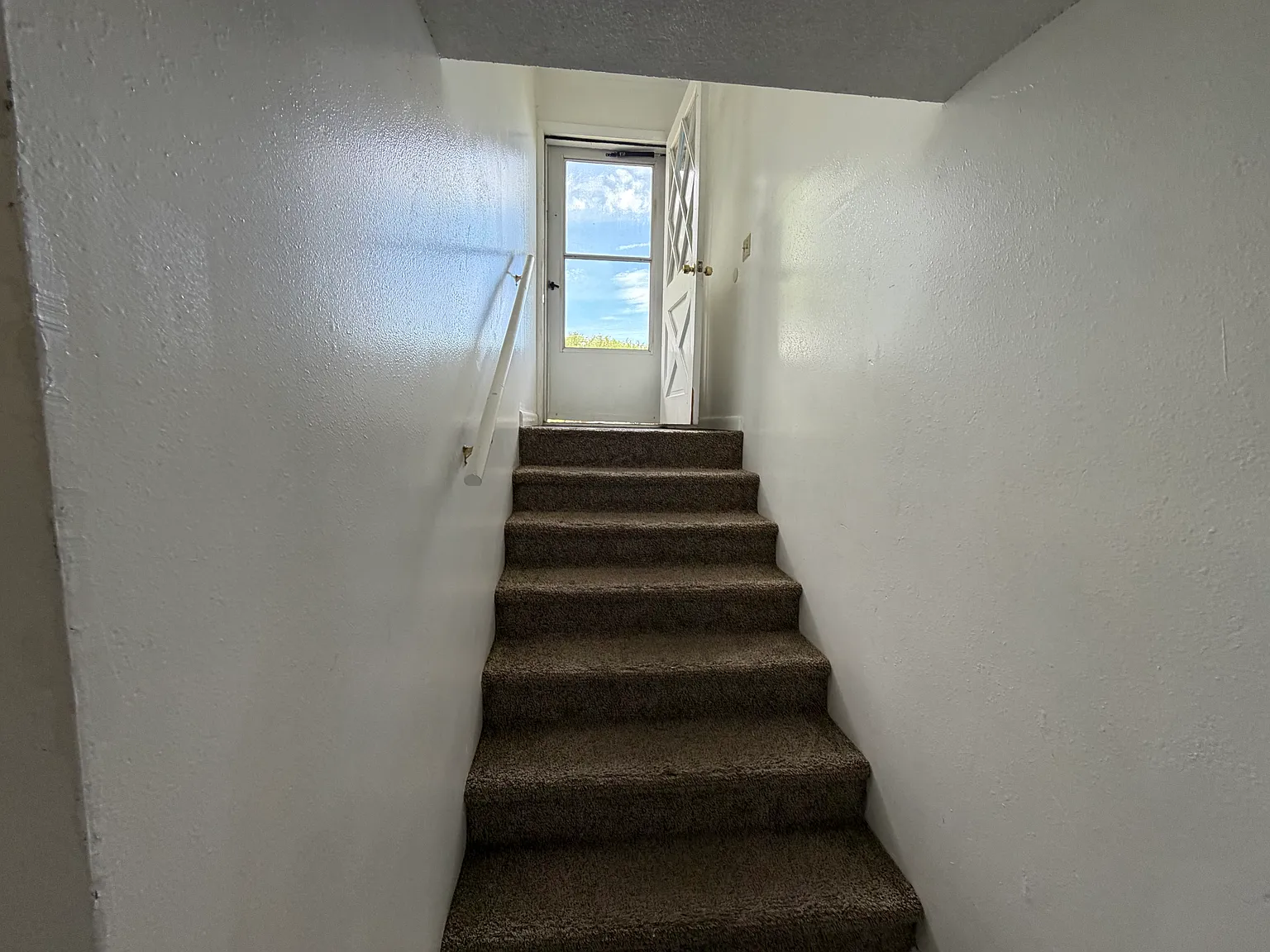 118 N Orchard Dr — Photo 3