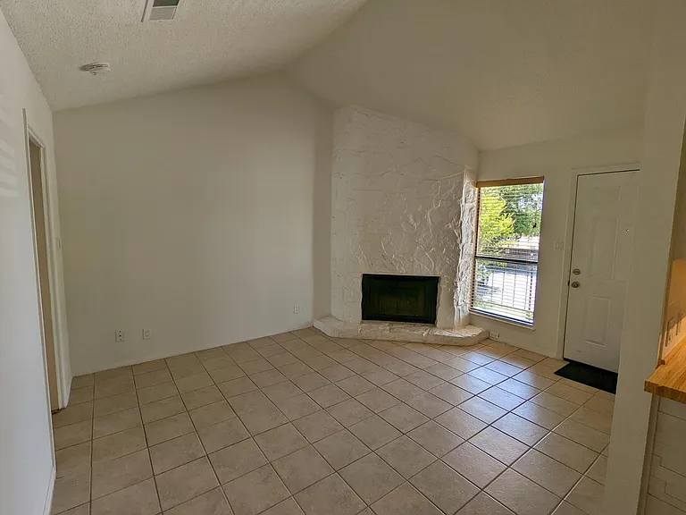 4307 S 1st St #202 — Photo 12