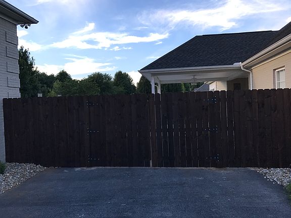 4th image of 981 Dunbarton Ave